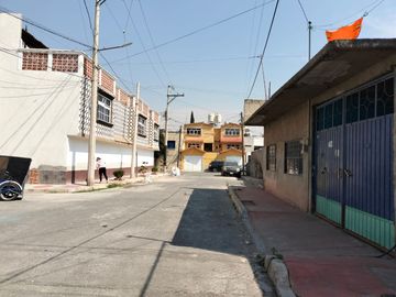 VENDO CASA PARA DECORAR. 4 RECAMARAS. JARDIN, ESTUDIO EN CHALCO