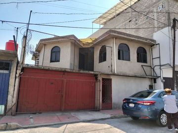 VENDO CASA PARA DECORAR. 4 RECAMARAS. JARDIN, ESTUDIO EN CHALCO