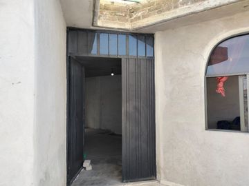 VENDO CASA PARA DECORAR. 4 RECAMARAS. JARDIN, ESTUDIO EN CHALCO