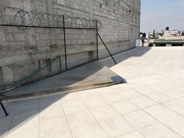 VENDO CASA PARA DECORAR. 4 RECAMARAS. JARDIN, ESTUDIO EN CHALCO