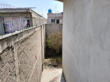 VENDO CASA PARA DECORAR. 4 RECAMARAS. JARDIN, ESTUDIO EN CHALCO