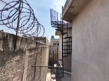 VENDO CASA PARA DECORAR. 4 RECAMARAS. JARDIN, ESTUDIO EN CHALCO