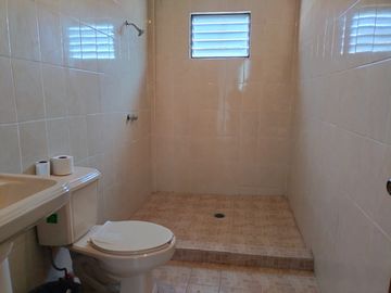 VENDO CASA PARA DECORAR. 4 RECAMARAS. JARDIN, ESTUDIO EN CHALCO