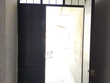 VENDO CASA PARA DECORAR. 4 RECAMARAS. JARDIN, ESTUDIO EN CHALCO
