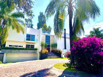 EXCELENTE RESIDENCIA EN VALLE REAL