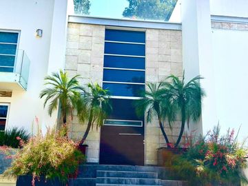 EXCELENTE RESIDENCIA EN VALLE REAL