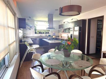 EXCELENTE RESIDENCIA EN VALLE REAL