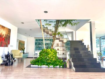 EXCELENTE RESIDENCIA EN VALLE REAL