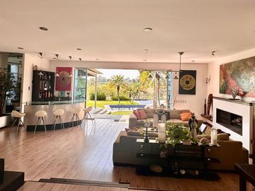 EXCELENTE RESIDENCIA EN VALLE REAL