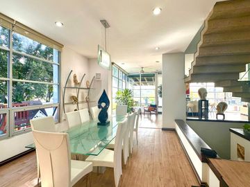 EXCELENTE RESIDENCIA EN VALLE REAL