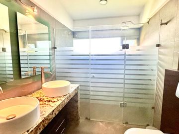 EXCELENTE RESIDENCIA EN VALLE REAL