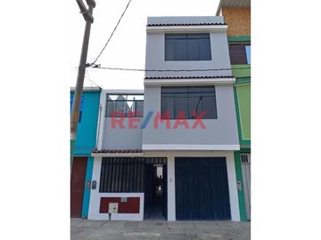 Casa De 3 Pisos En Santa Barbara Puente Piedra