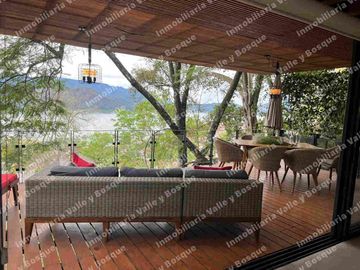 Renta de casa moderna en Valle de Bravo