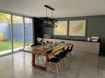 CASA EN VENTA EN CORREGIDORA JUNTO AL PUEBLITO