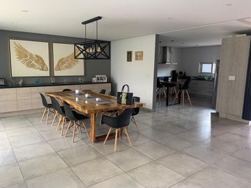 CASA EN VENTA EN CORREGIDORA JUNTO AL PUEBLITO