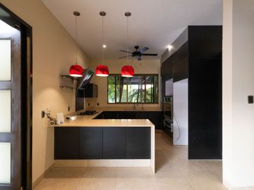 ESPECTACULAR casa DE LUJO en la privada más exclusiva dentro de la ciudad, Bosques de Altabrisa