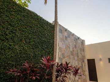 ESPECTACULAR casa DE LUJO en la privada más exclusiva dentro de la ciudad, Bosques de Altabrisa