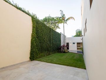 ESPECTACULAR casa DE LUJO en la privada más exclusiva dentro de la ciudad, Bosques de Altabrisa