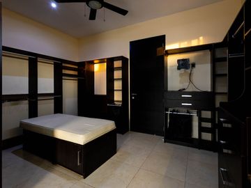 ESPECTACULAR casa DE LUJO en la privada más exclusiva dentro de la ciudad, Bosques de Altabrisa