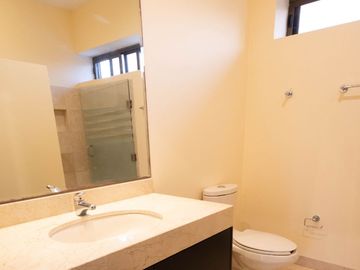 ESPECTACULAR casa DE LUJO en la privada más exclusiva dentro de la ciudad, Bosques de Altabrisa