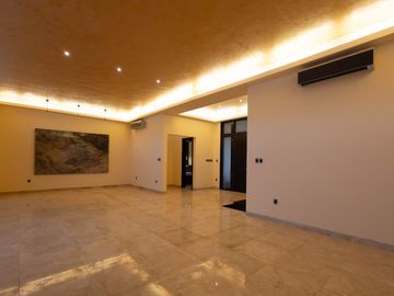 ESPECTACULAR casa DE LUJO en la privada más exclusiva dentro de la ciudad, Bosques de Altabrisa