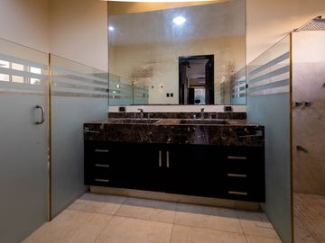 ESPECTACULAR casa DE LUJO en la privada más exclusiva dentro de la ciudad, Bosques de Altabrisa