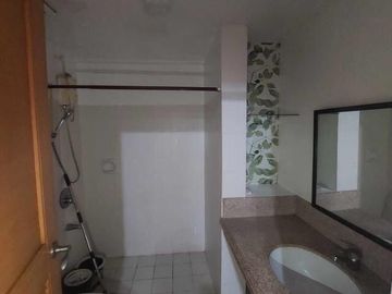2BR Condo with Parking At Cedar Crest Resale unit Inside Acacia estates taguig