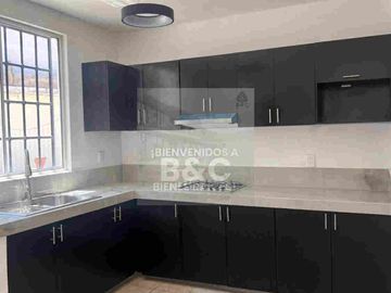 SE VENDE CASA