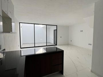 HERMOSA CASA EN VENTA COLLI URBANO TOTALMENTE NUEVA