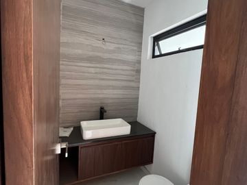 HERMOSA CASA EN VENTA COLLI URBANO TOTALMENTE NUEVA