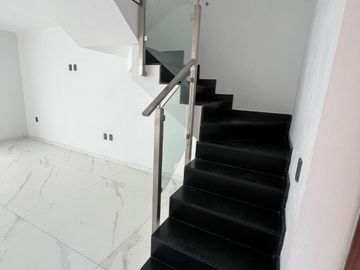 HERMOSA CASA EN VENTA COLLI URBANO TOTALMENTE NUEVA