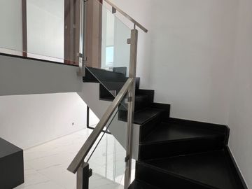 HERMOSA CASA EN VENTA COLLI URBANO TOTALMENTE NUEVA