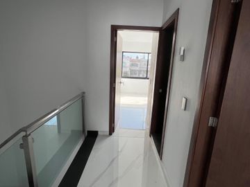 HERMOSA CASA EN VENTA COLLI URBANO TOTALMENTE NUEVA