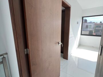 HERMOSA CASA EN VENTA COLLI URBANO TOTALMENTE NUEVA