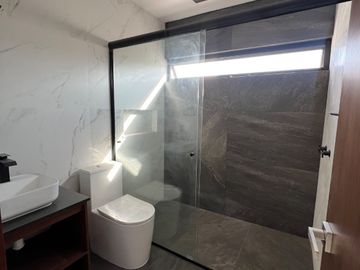 HERMOSA CASA EN VENTA COLLI URBANO TOTALMENTE NUEVA