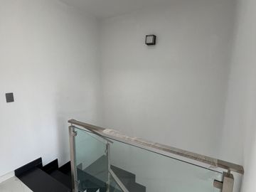 HERMOSA CASA EN VENTA COLLI URBANO TOTALMENTE NUEVA