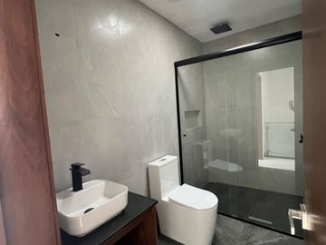 HERMOSA CASA EN VENTA COLLI URBANO TOTALMENTE NUEVA