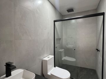 HERMOSA CASA EN VENTA COLLI URBANO TOTALMENTE NUEVA