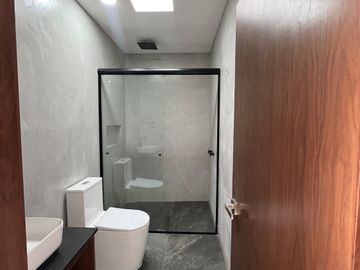 HERMOSA CASA EN VENTA COLLI URBANO TOTALMENTE NUEVA