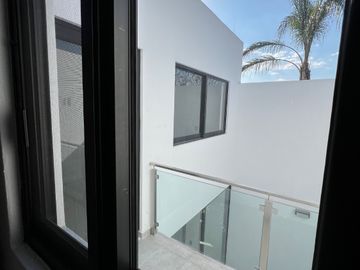 HERMOSA CASA EN VENTA COLLI URBANO TOTALMENTE NUEVA