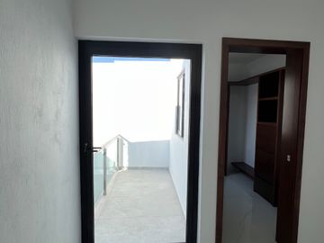 HERMOSA CASA EN VENTA COLLI URBANO TOTALMENTE NUEVA