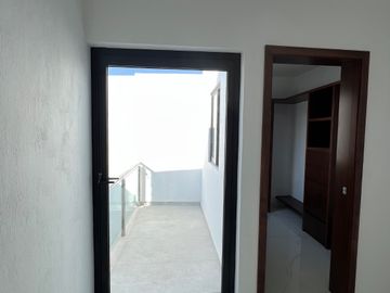 HERMOSA CASA EN VENTA COLLI URBANO TOTALMENTE NUEVA