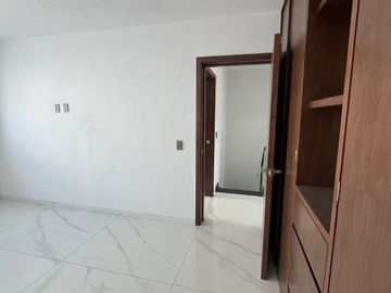 HERMOSA CASA EN VENTA COLLI URBANO TOTALMENTE NUEVA