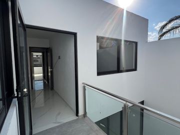 HERMOSA CASA EN VENTA COLLI URBANO TOTALMENTE NUEVA