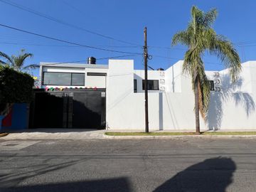 HERMOSA CASA EN VENTA COLLI URBANO TOTALMENTE NUEVA