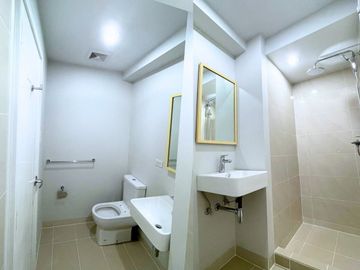 Studio unit in Katipunan, Quezon City