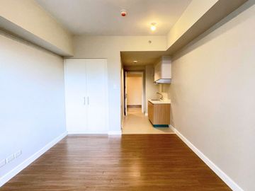 Studio unit in Katipunan, Quezon City