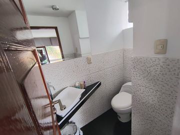 VENTA DE AMPLIO DEPARTAMENTO EN LA PERLA CALLAO...