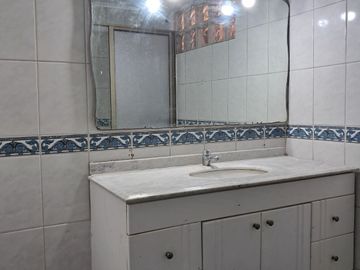 SE VENDE CASA - PORVENIR  - PEÑAFLOR
