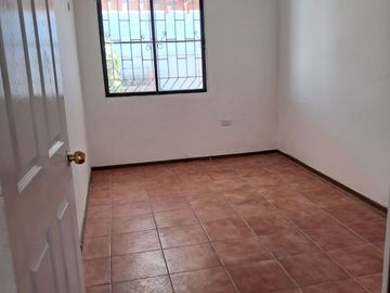 SE VENDE CASA - PORVENIR  - PEÑAFLOR